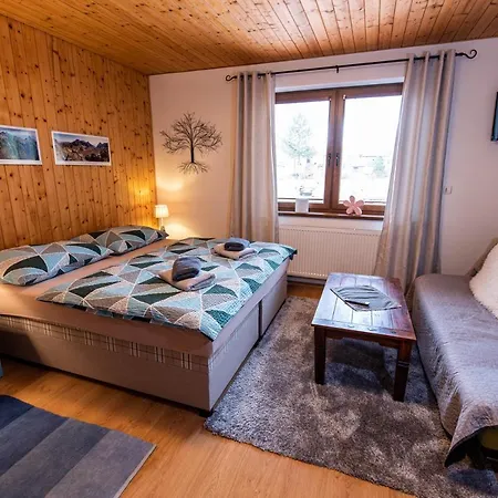 Pri Zvonici, Dlhá 149 Habitación en casa particular *