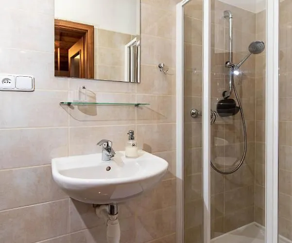 Rum i privatbostad Pri Zvonici, Dlha 149