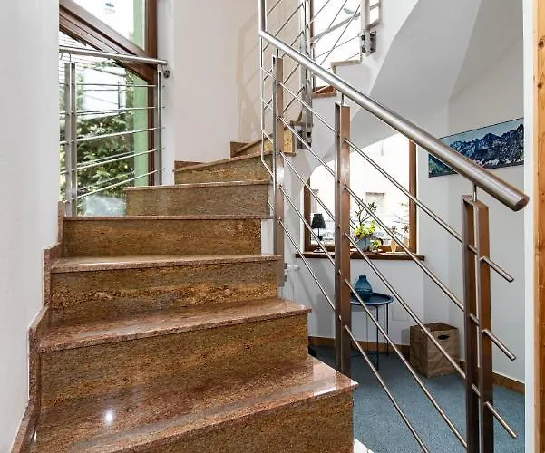 Pri Zvonici, Dlha 149 Rum i privatbostad *